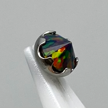 Load image into Gallery viewer, Inverted Faceted Gem Prong Threaded End
